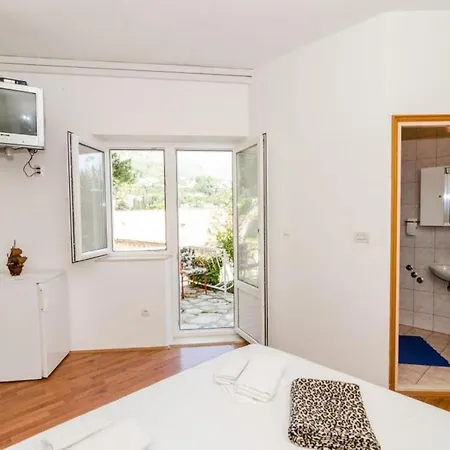 Daniela- Triple With Terrace And Sea View